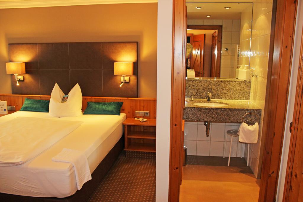 Hotel Landhaus Feckl Ehningen Экстерьер фото