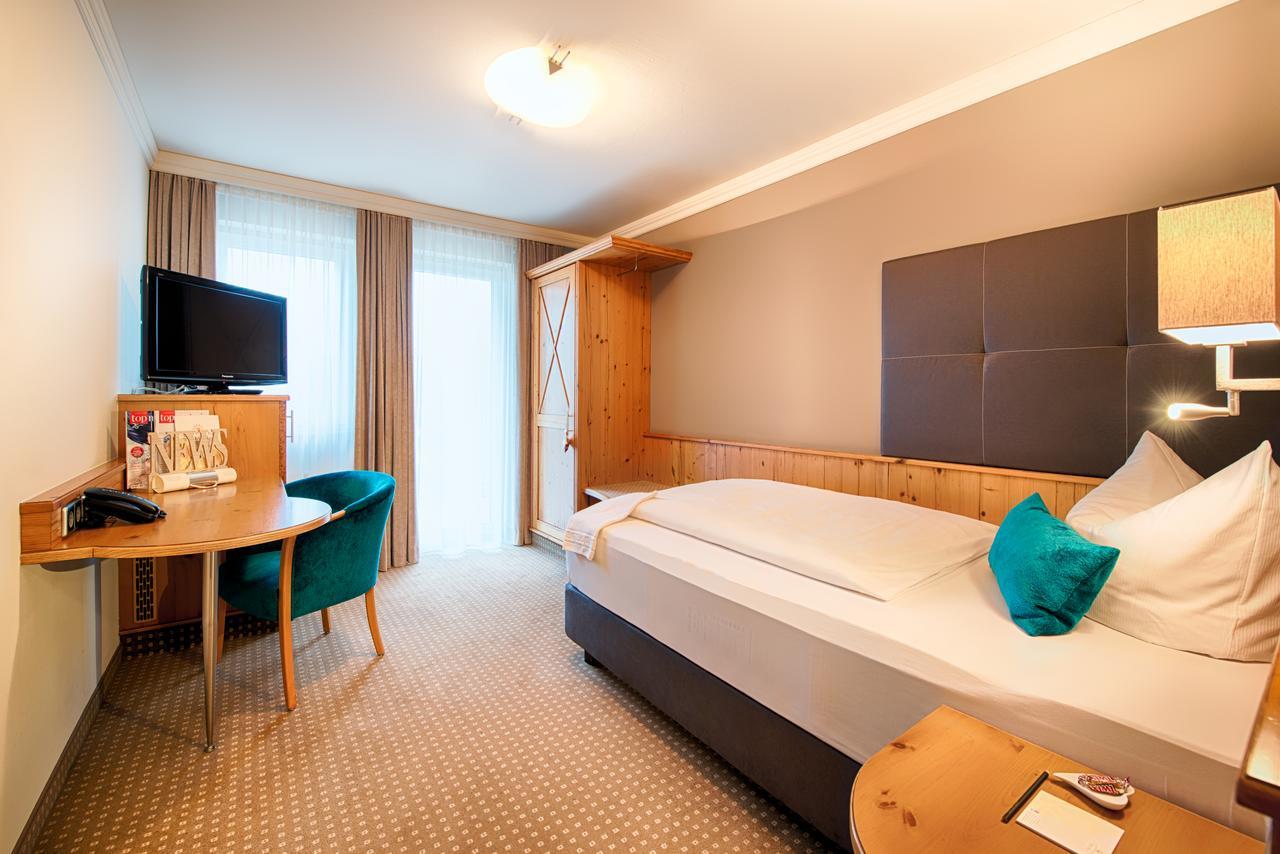 Hotel Landhaus Feckl Ehningen Экстерьер фото