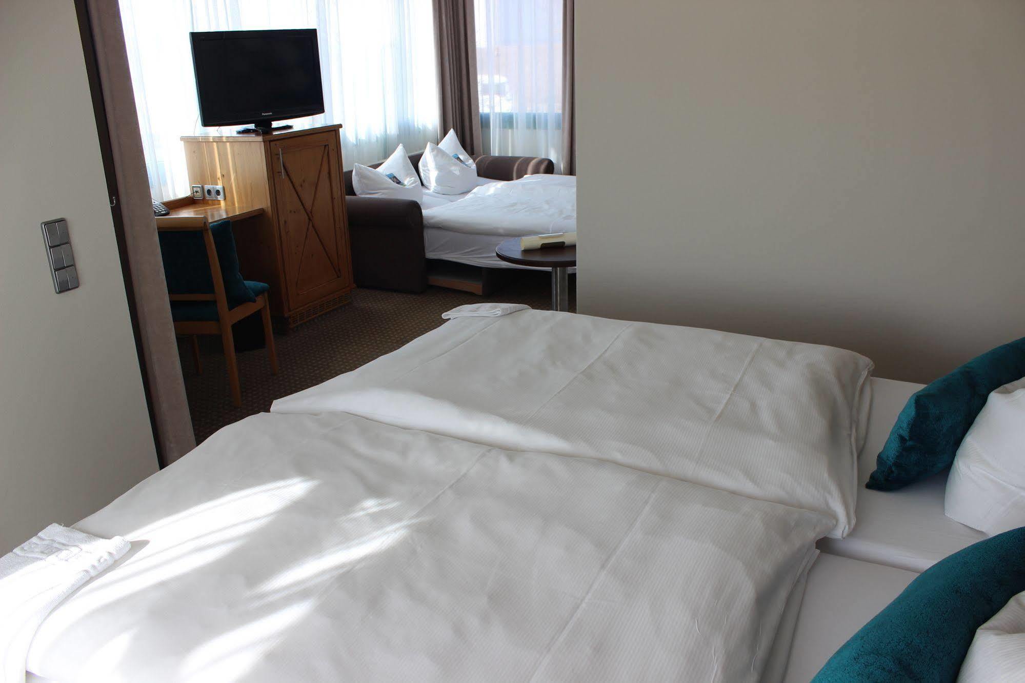 Hotel Landhaus Feckl Ehningen Экстерьер фото