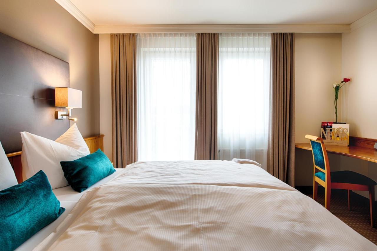 Hotel Landhaus Feckl Ehningen Экстерьер фото